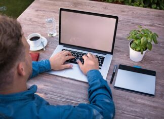 Jak pisze dziecko w pierwszej klasie?