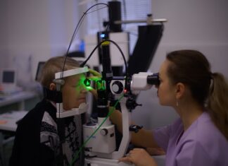 W jakim wieku iść z dzieckiem do okulisty?
