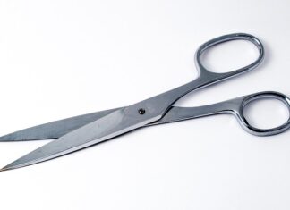 Czym się różnią nożyczki fryzjerskie od zwykłych?