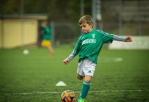 Czy piłkarze mogą grać bez ochraniaczy?